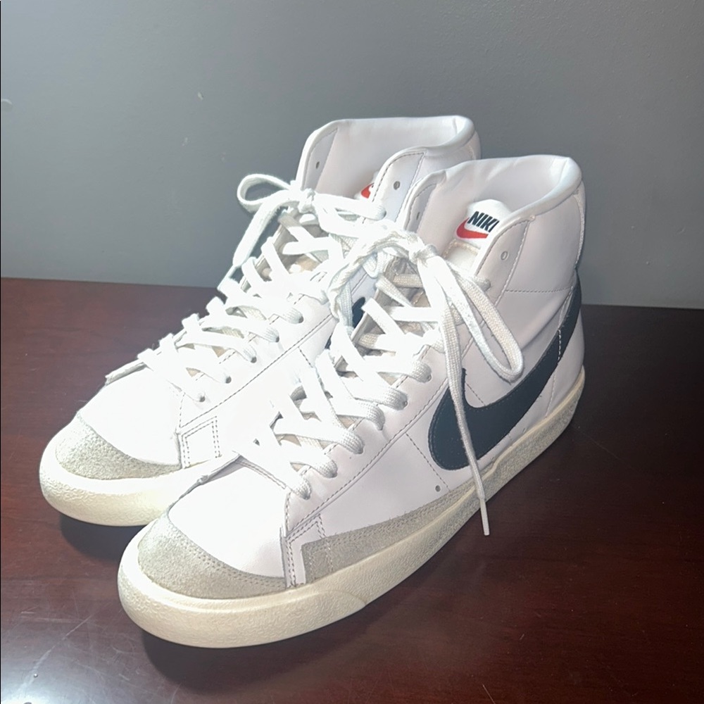 Nike Blazer Mid ‘77 White and Black High-Top Sneakers size 12